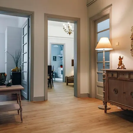 Monastiraki-Psiri, Old Town, 3-Bdr Apt, Sleep 6-10P, Spacious Court Yard Athens Exterior photo